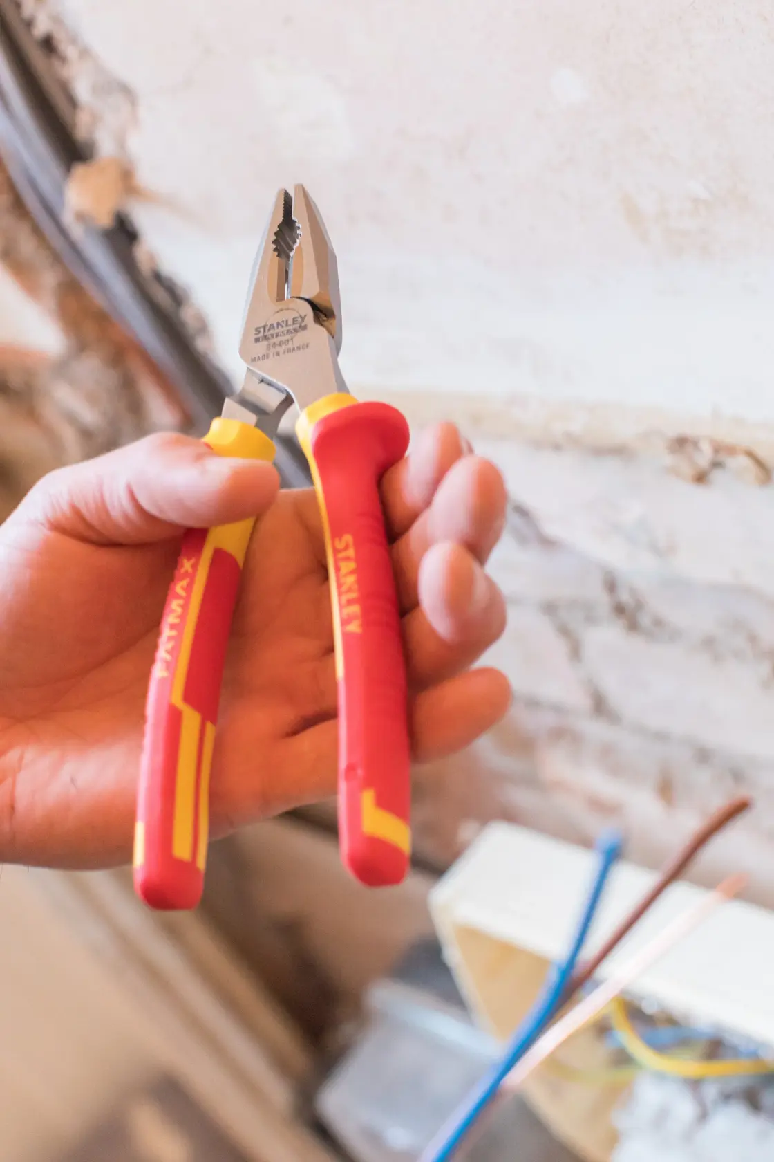 180mm Vde Combination Pliers